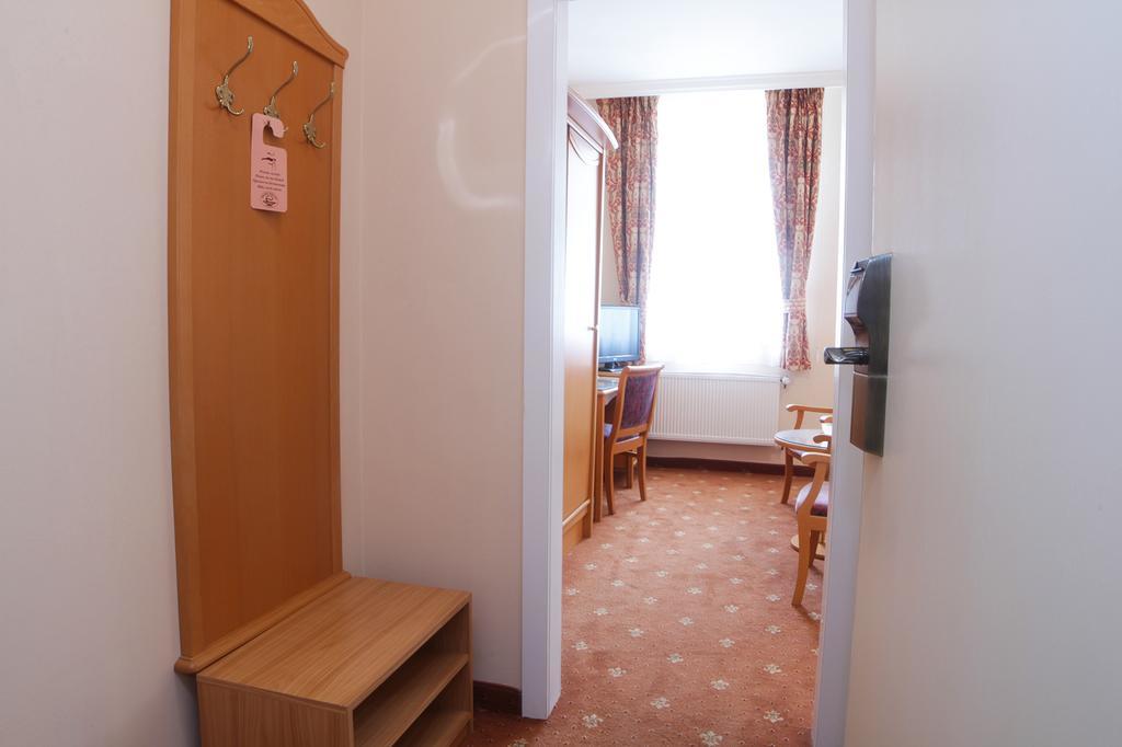 Hotel Pavlov Κάρλοβι Βάρι Εξωτερικό φωτογραφία