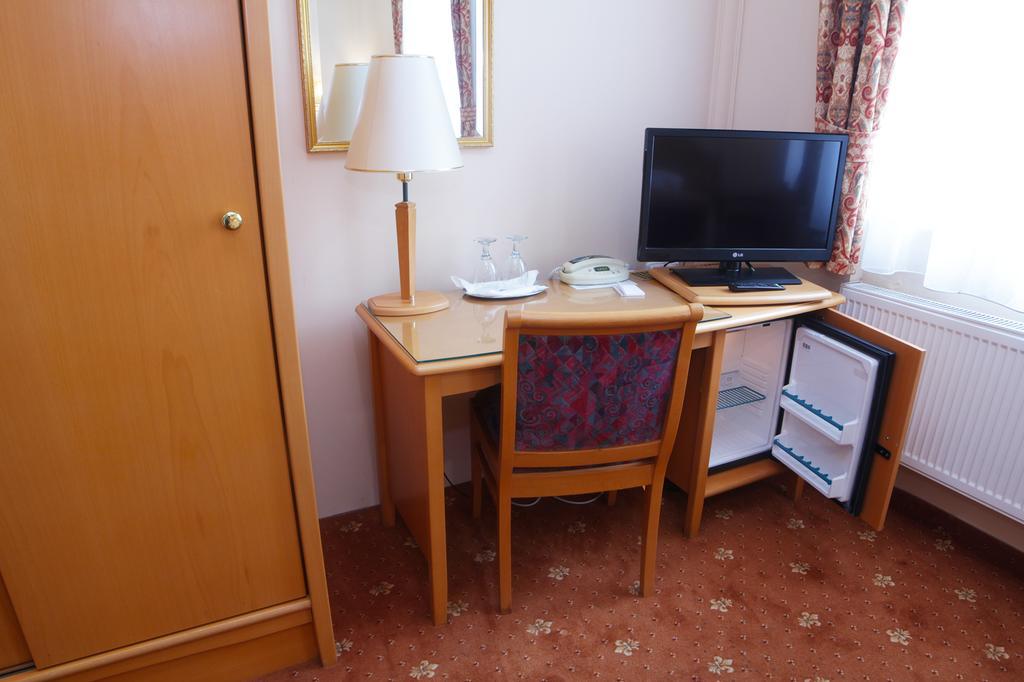 Hotel Pavlov Κάρλοβι Βάρι Εξωτερικό φωτογραφία