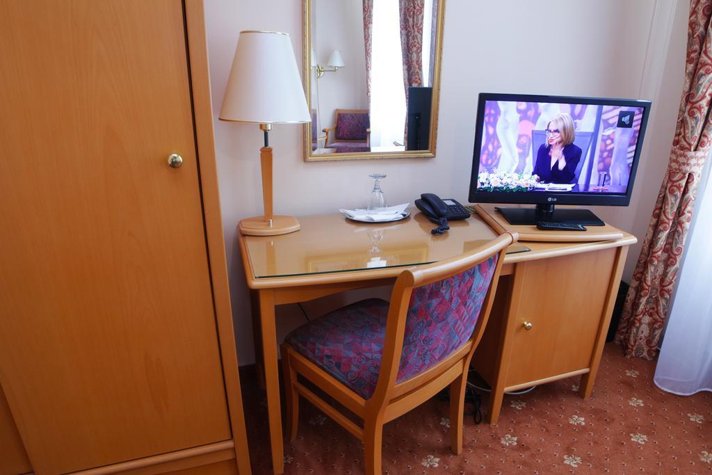 Hotel Pavlov Κάρλοβι Βάρι Εξωτερικό φωτογραφία