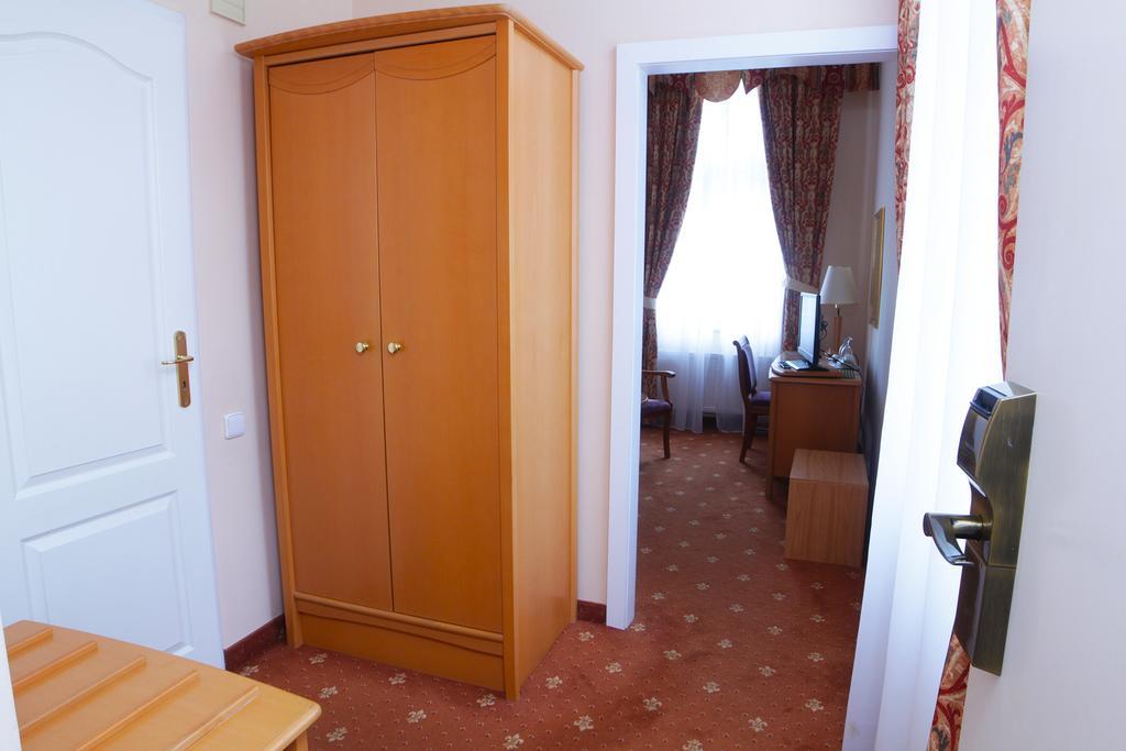 Hotel Pavlov Κάρλοβι Βάρι Εξωτερικό φωτογραφία