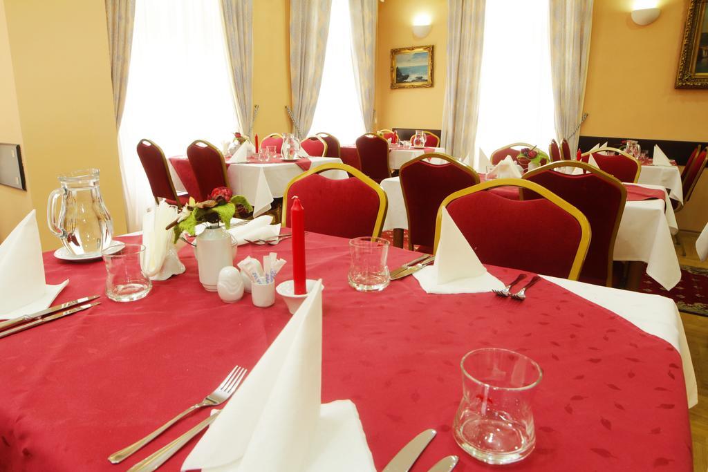 Hotel Pavlov Κάρλοβι Βάρι Εξωτερικό φωτογραφία